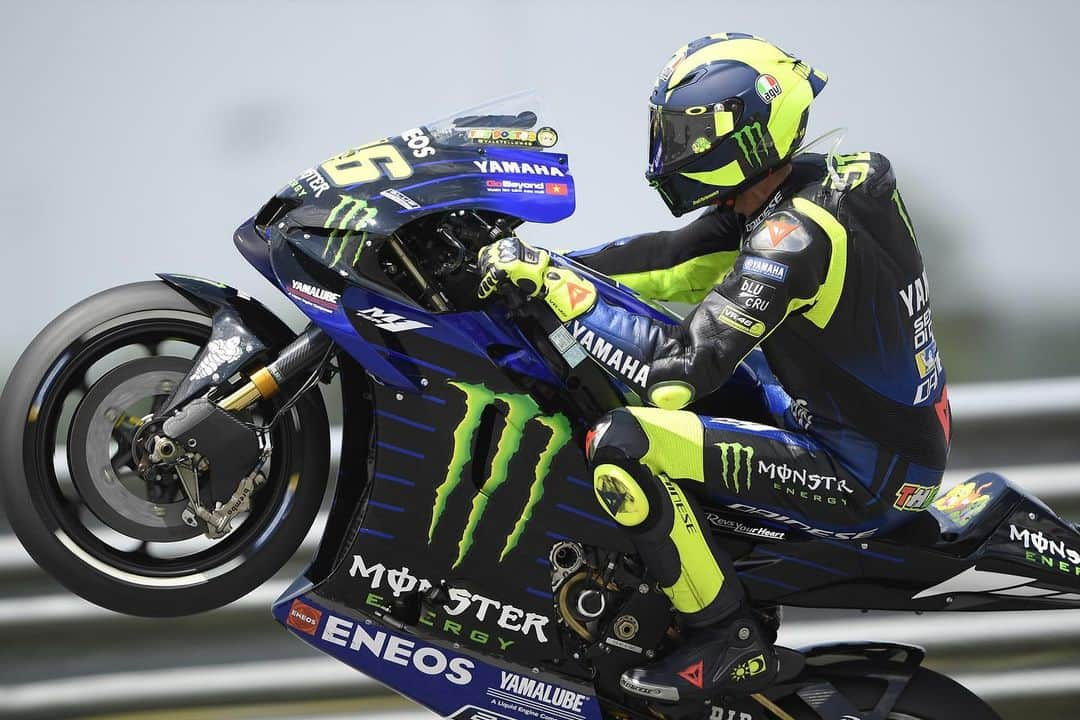 バレンティーノ・ロッシさんのインスタグラム写真 - (バレンティーノ・ロッシInstagram)「Sepang International Circuit,Malaysia Saturday,official practice 📸 Tino Martino @gigisoldano @jesusrobledo」11月3日 9時34分 - valeyellow46