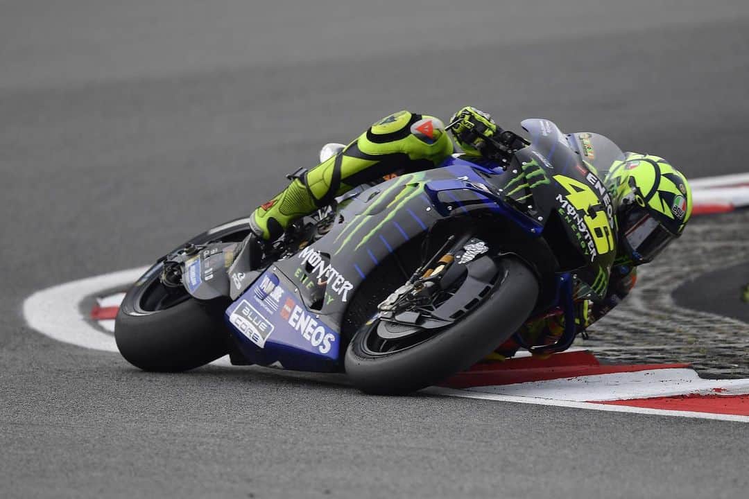 バレンティーノ・ロッシのインスタグラム：「Sepang International Circuit,Malaysia Saturday,official practice 📸 Tino Martino @gigisoldano @jesusrobledo」