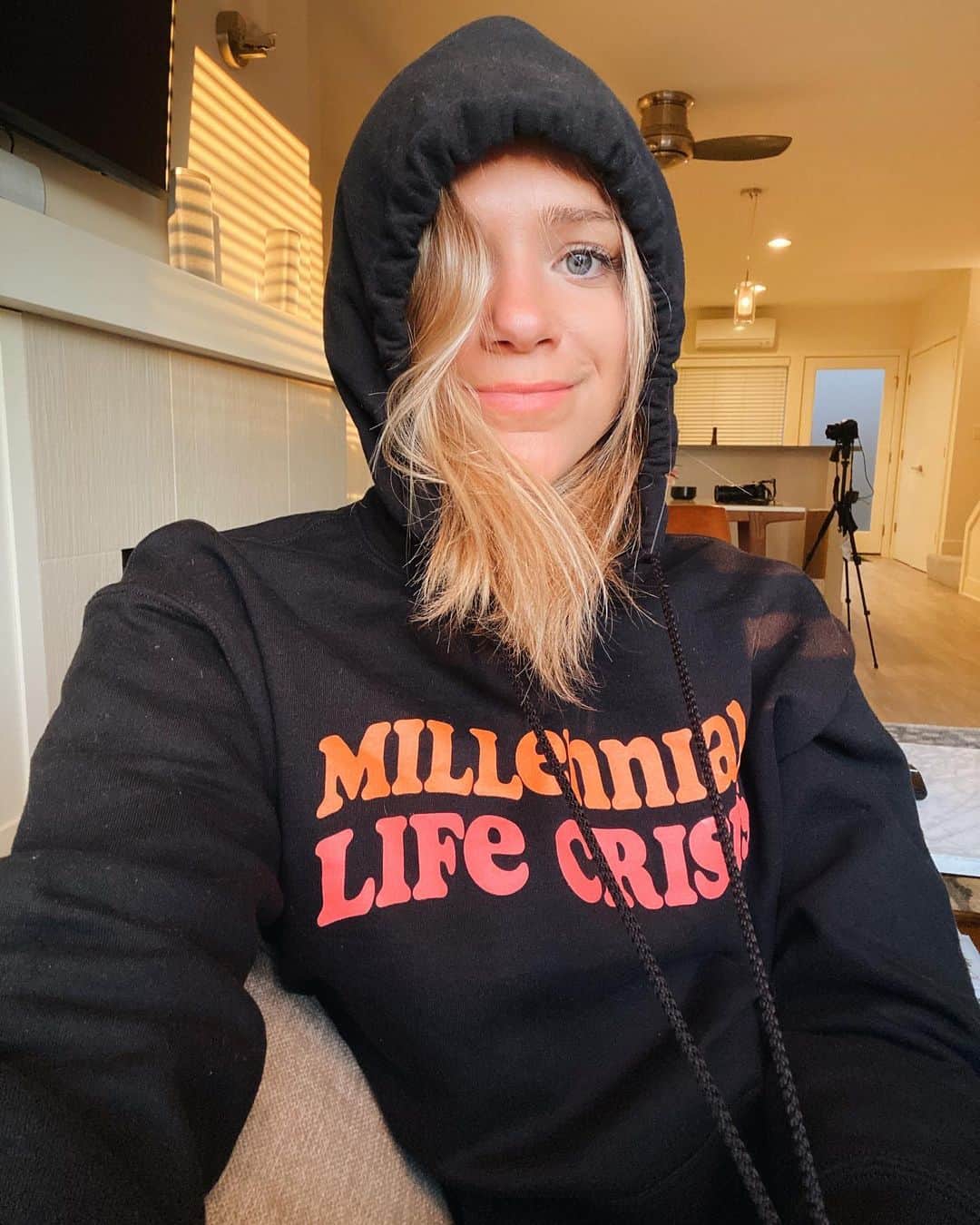 Monica Churchさんのインスタグラム写真 - (Monica ChurchInstagram)「Relaunched my @millenniallifecrisis merch for the next two weeks because I’ve been loving my black hoodie now that it’s gettin chilly out! 🥶 ⬇️ Link in bio to purchase」11月3日 9時47分 - monicachurch