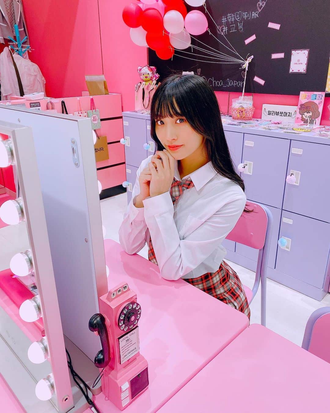 根岸愛のインスタグラム：「制服レンタル👗 別ver.赤チェックが可愛い❤️ 写真たくさん！全身も！ #choa_japan #choa #schoolwear #kpopfashion #韓国 #制服 #韓国制服 #韓国制服レンタル」