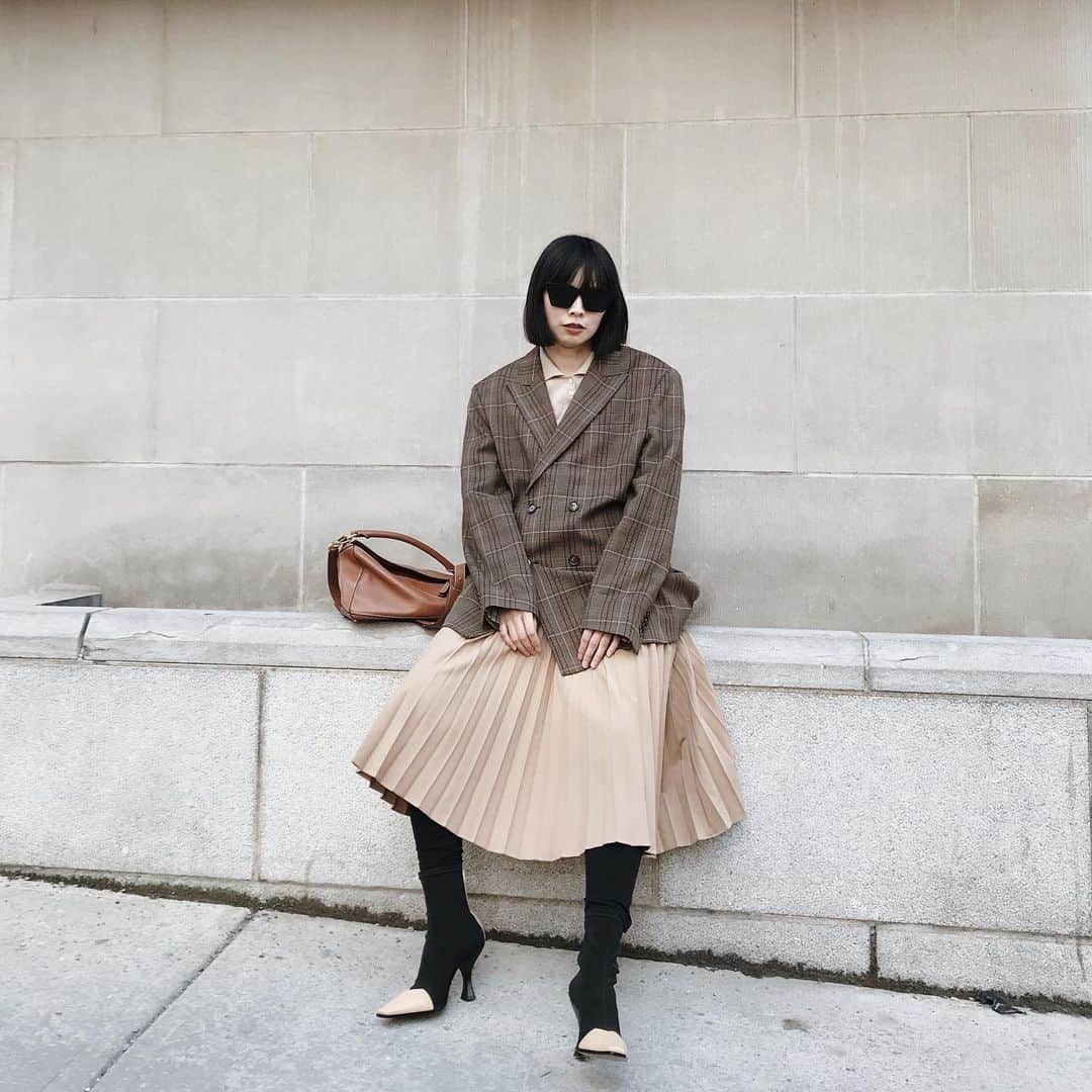 mixmatchisthekeyのインスタグラム：「pleated and checked」