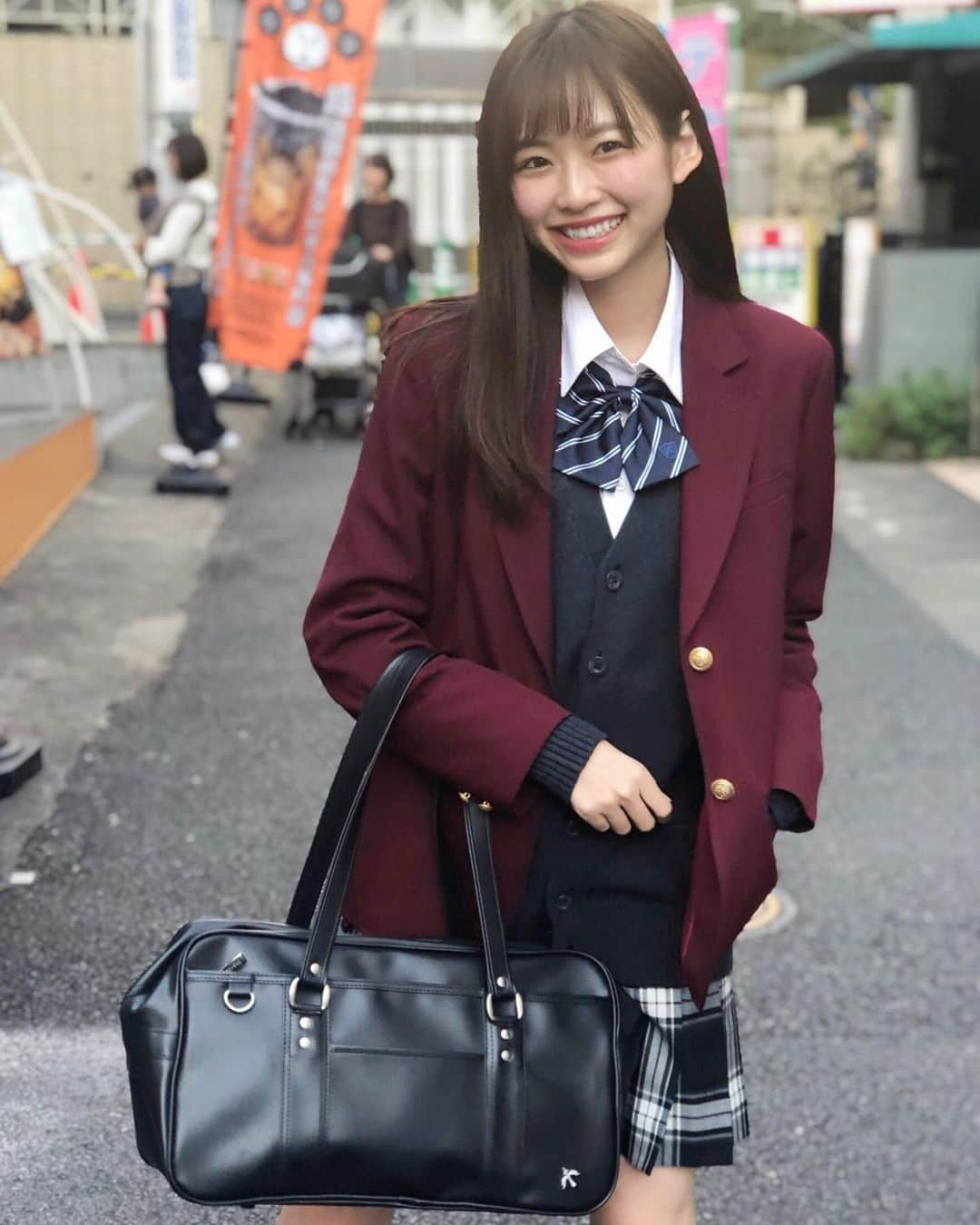 制服専門店CONOMiさんのインスタグラム写真 - (制服専門店CONOMiInstagram)「ブレザーコーデ❤️﻿﻿﻿﻿ ﻿﻿﻿﻿﻿ モデル(@yabusaya0928 )﻿﻿﻿﻿ 身長→170cm﻿﻿﻿﻿﻿﻿ 着用サイズ✨﻿﻿ カーディガン→M 長袖シャツ→L﻿ レギュラーブレザー→L﻿ ﻿﻿﻿﻿﻿ ﻿﻿﻿﻿﻿ ○レギュラーブレザー﻿ 品番：ARCJ-2011-01 →¥22000﻿ ○ユニセックス カーディガン﻿ 品番：ARCUSW-1011-01 →¥6200﻿ ○長袖シャツ﻿ 品番：ARCY-1013-07→¥3800﻿ ○リボン﻿ 品番：ARCR-1047-09→¥1800﻿ ○スカート﻿ 品番：ARCS-1082→¥9800 ﻿ ○バッグ 品番：ARCB-2011a-11→¥5900 ﻿ ⚠️全て税抜きの金額です✨✨﻿﻿﻿﻿﻿﻿ ﻿﻿ ﻿﻿﻿ ﻿﻿﻿﻿﻿ ﻿﻿﻿﻿﻿ #制服#お洒落#写真#photo#カメラ#fashion#code#スカート#skirt#ローファー#可愛い#asiangirls#高校生#jkブランド#映画#ドラマ#学校#セーラー服#highschool#MV#靴下#japanesegirl#雑誌#followme#バッグ#모델#モデル#撮影#ポートレート#制服ディズニー」11月3日 11時08分 - conomi_official