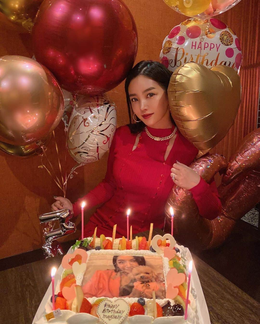 megbabyのインスタグラム：「ありがとう❤️ 1年振り返ると人生で1番成長させられた歳でした🥺✨ 感謝でいっぱいです😭  これからも大切な人、家族、みんなのために努力します💪🏻🔥🔥 #1103 #birthday」