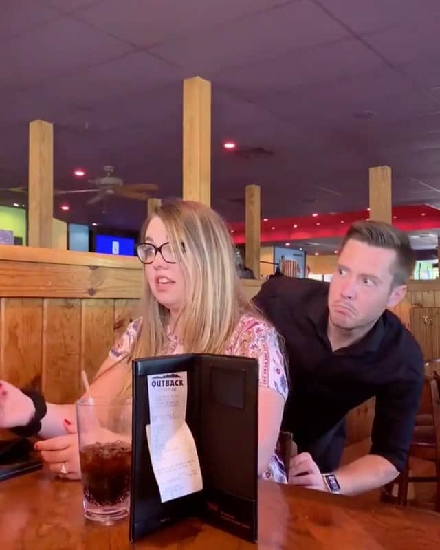 のインスタグラム：「“WE’RE CLOSED, please get out”. A video for all the servers out there! . Follow @bestofbviral for more amazing videos. . #serverlife #server #funny #lol #comedy #foryourpage #bviral #waiter #eatingout #serverskit #reallife」