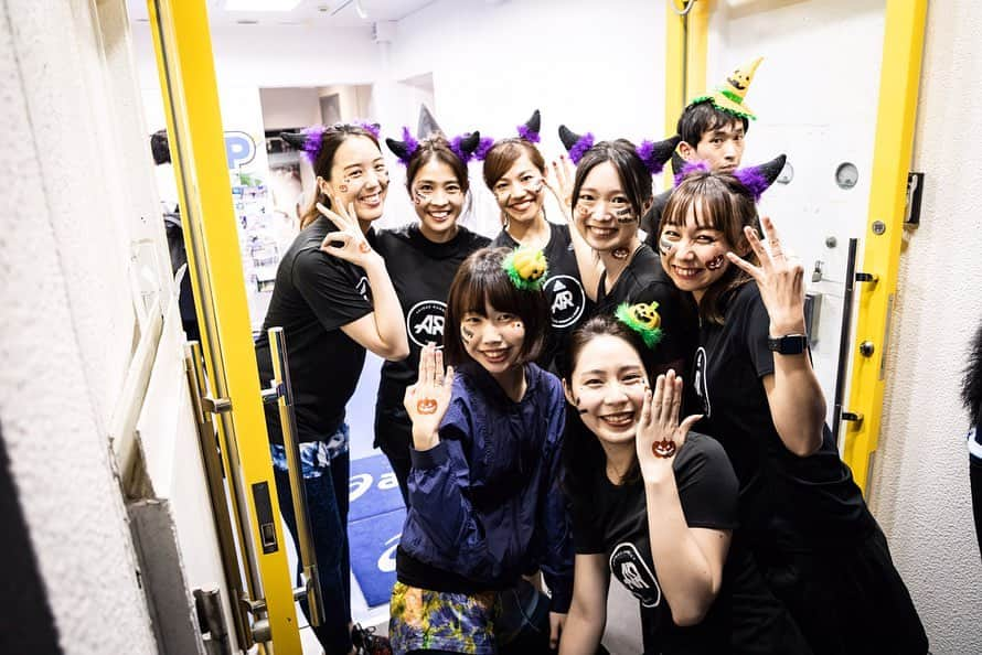 湯田友美さんのインスタグラム写真 - (湯田友美Instagram)「Halloween run  with adidasrunners tokyo👻🖤 ・ 今年のハロウィンは、ARのみんなと😘 ・ #adidasrunners #adidasrunnerstokyo #halloween #halloweenrun #ハロウィン #ハロウィンラン」11月3日 11時44分 - yudatomomi