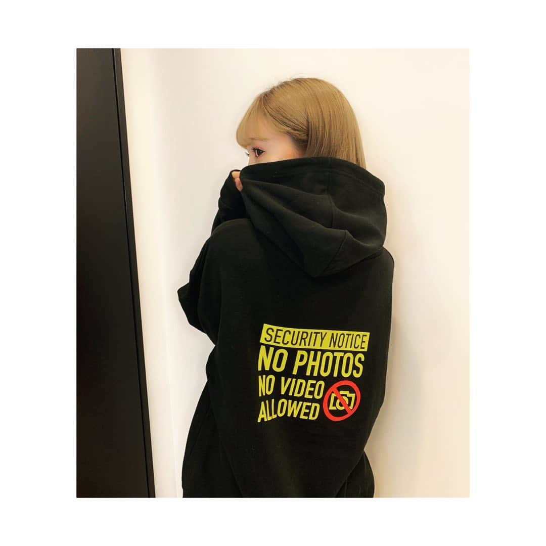 藤田ニコル（にこるん）さんのインスタグラム写真 - (藤田ニコル（にこるん）Instagram)「今日の私服。  男の人とデートするとしたら そんな時に着たいパーカーです。 新作です。  盗撮はしないでね🚫 あ、メンズでもいけるサイズよ。 ユニセックスです。  @nicoron_official」11月3日 11時53分 - 2525nicole2