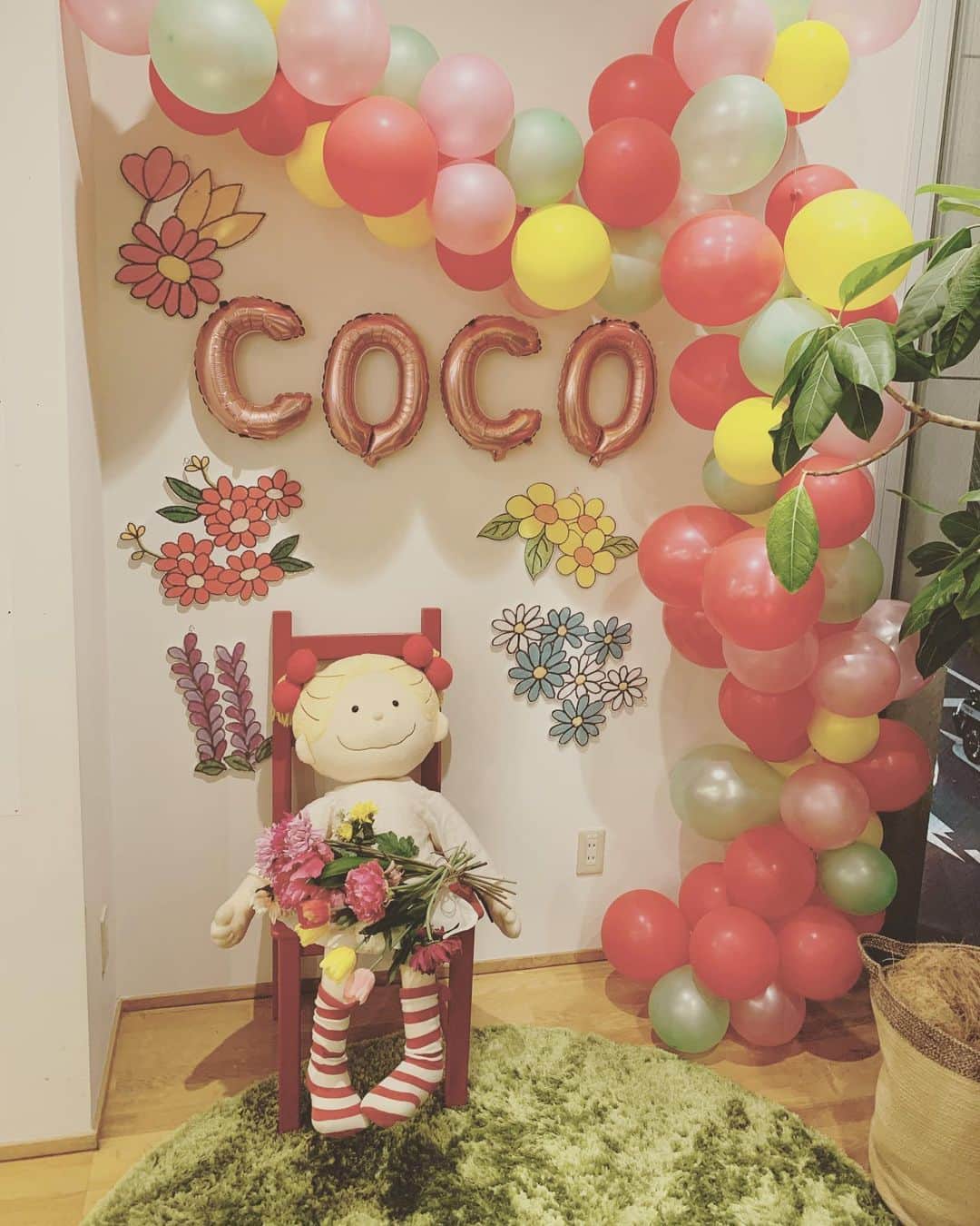 のインスタグラム：「COCOちゃん展🥰 ココちゃんの世界に癒されて、そのイラストとメッセージで涙がこみ上げるものもありました。 雑貨をたくさん買っちゃった。 大好きCOCOちゃん😘ありがとう☺️ #cocoちゃん展2019 #COCOちゃん」
