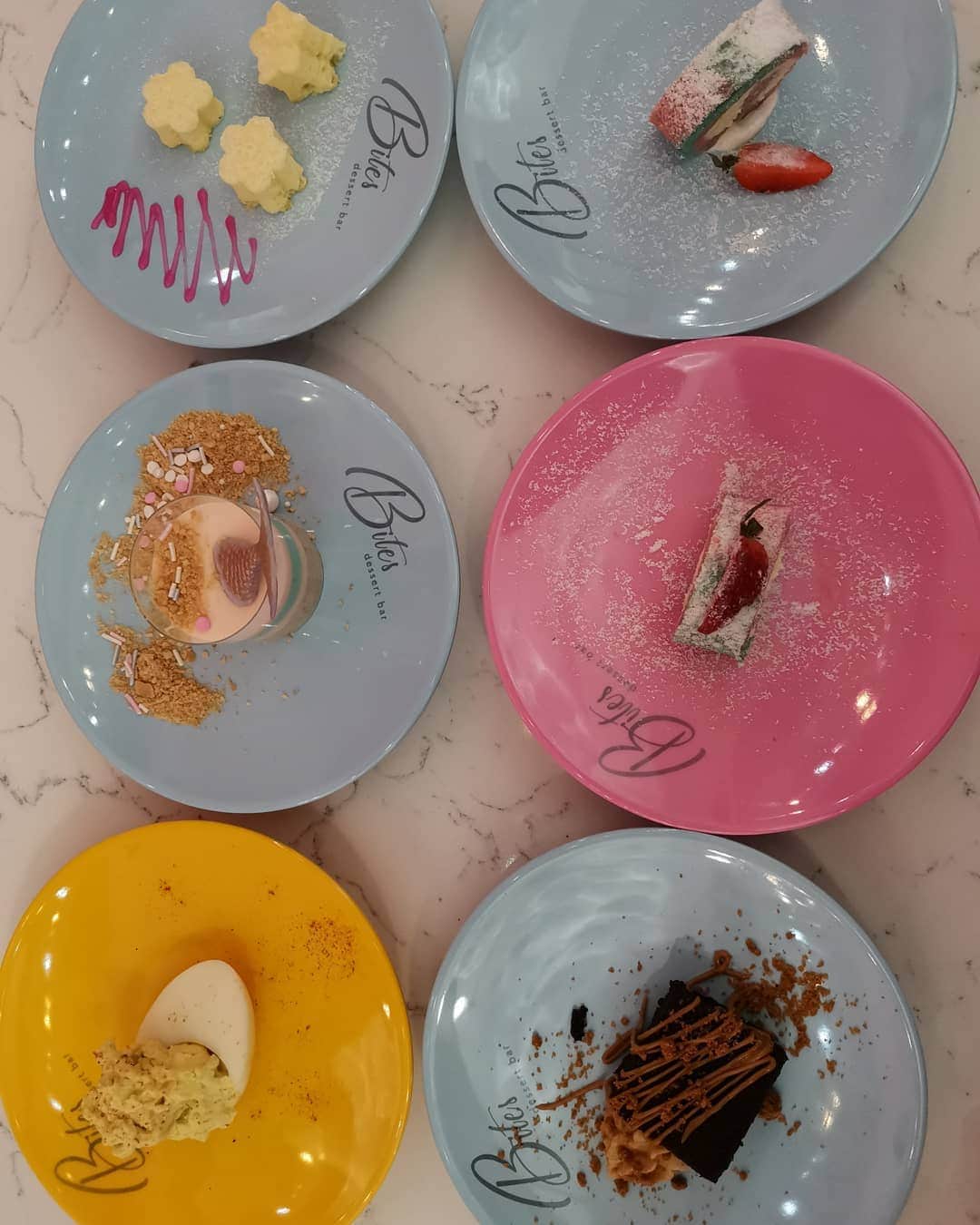 YingTzeさんのインスタグラム写真 - (YingTzeInstagram)「🐱 Bites Dessert Bar 🐱 ( swipe left for delicious desserts photos) Thank you @helenkhor for introducing this dessert place right after our Ringfit session 😂 _ All you can eat dessert + savoury pastries for RM 50! You can eat everything you want in one hour time limit ~ the cakes look very pretty and not too sweet just nice. ♥️ The staff and lady boss are very friendly with great service too ~ check it out if you love desserts! @bites_dessert _ p/s: Thanks for taking my photo @helenkhor. Actually I shy shy de 😂 #blessed #dessert #buffet #eatallyoucan」11月3日 11時59分 - yingtze