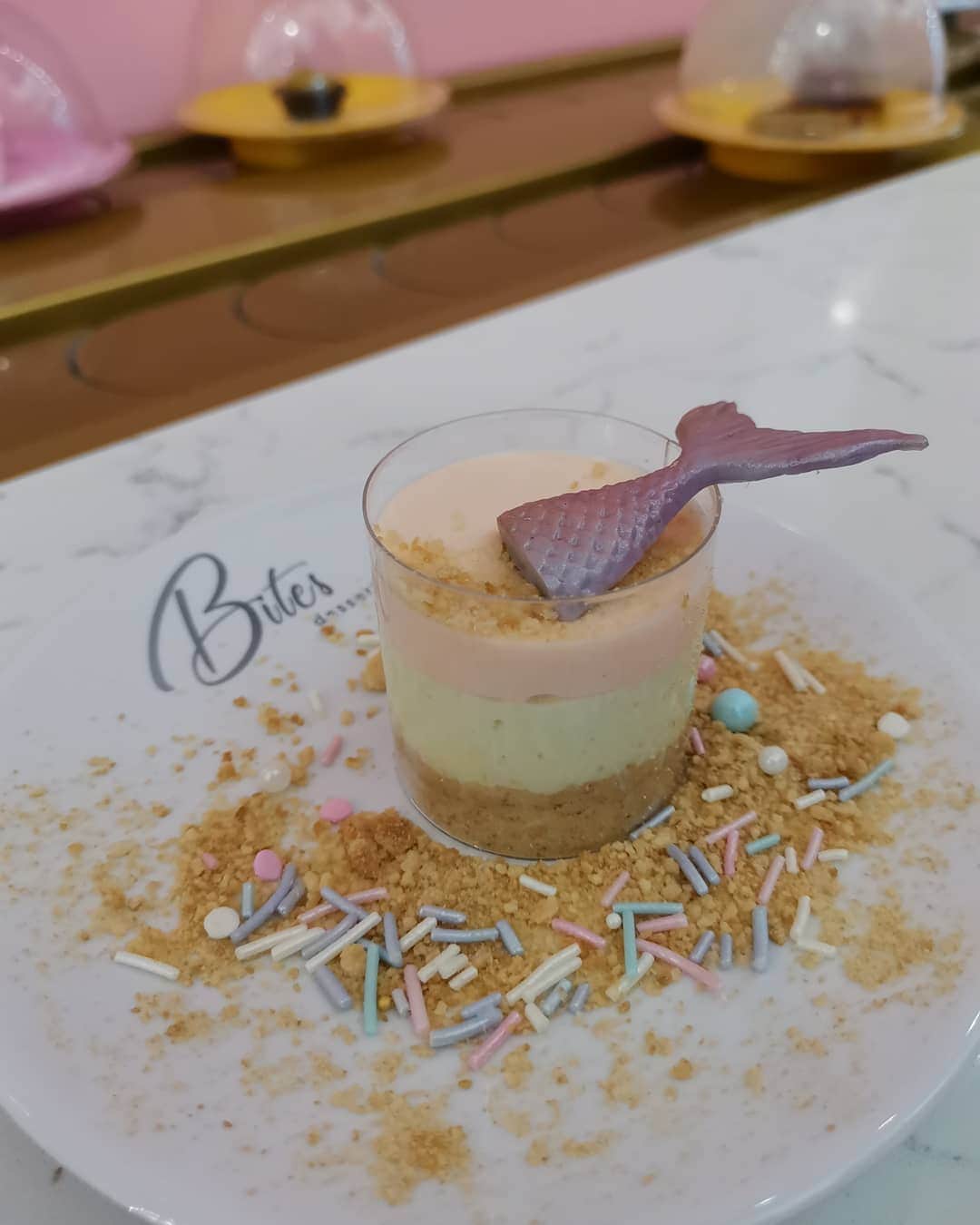 YingTzeさんのインスタグラム写真 - (YingTzeInstagram)「🐱 Bites Dessert Bar 🐱 ( swipe left for delicious desserts photos) Thank you @helenkhor for introducing this dessert place right after our Ringfit session 😂 _ All you can eat dessert + savoury pastries for RM 50! You can eat everything you want in one hour time limit ~ the cakes look very pretty and not too sweet just nice. ♥️ The staff and lady boss are very friendly with great service too ~ check it out if you love desserts! @bites_dessert _ p/s: Thanks for taking my photo @helenkhor. Actually I shy shy de 😂 #blessed #dessert #buffet #eatallyoucan」11月3日 11時59分 - yingtze