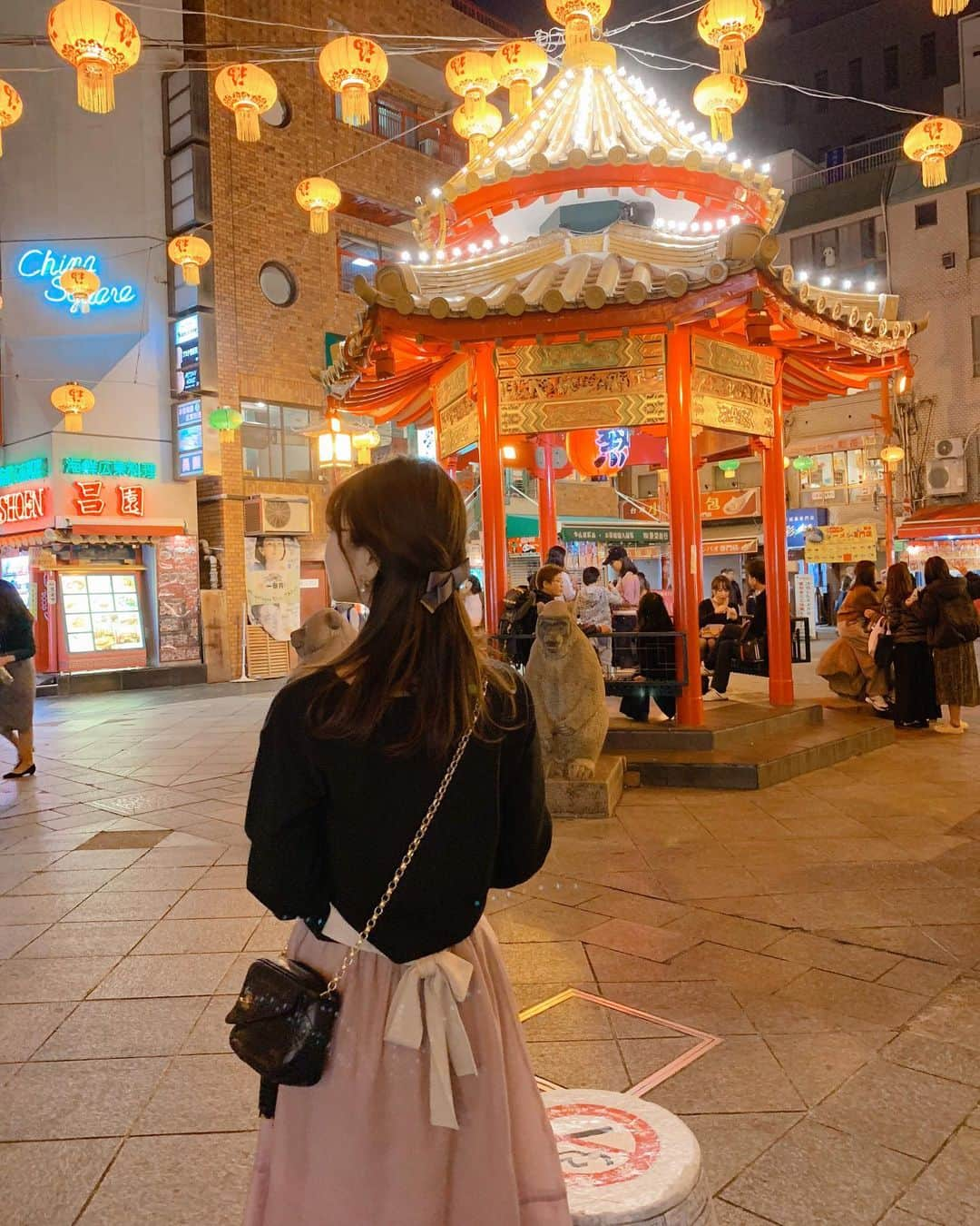 中田絵里奈さんのインスタグラム写真 - (中田絵里奈Instagram)「. 南京町🏮 食べ歩きしてる人も多くて賑わってました☺︎ . そして三宮で行列の一貫樓の豚まんもget♡お野菜たっぷりで甘くてすごく美味しかった🐷 . . #南京町 #中華街 #神戸グルメ #一貫樓 #一貫樓豚まん #神戸空港 #神戸旅行 #神戸観光 #神戸 #bd旅行」11月3日 22時59分 - erinanakata