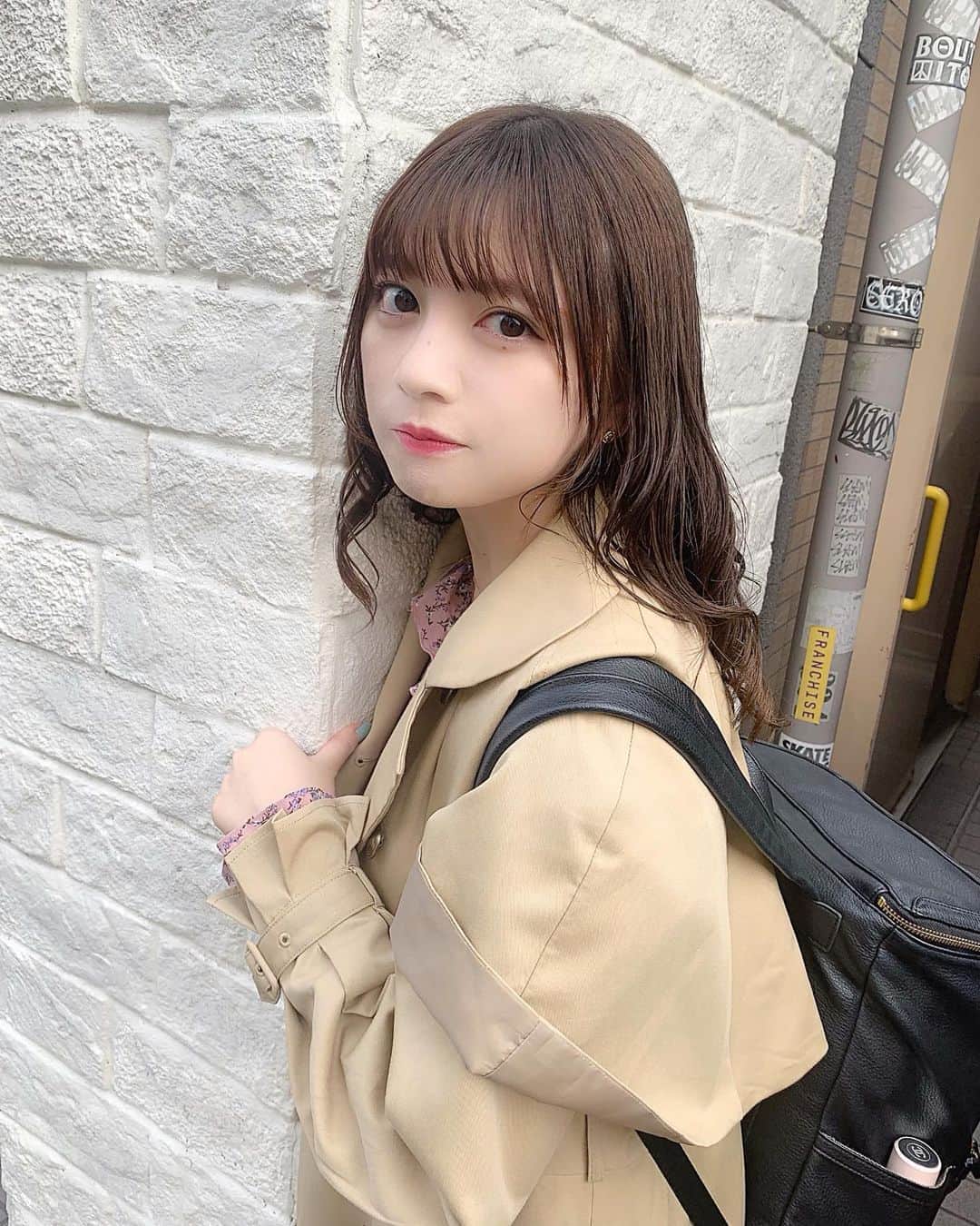 廣川奈々聖のインスタグラム：「．﻿ ﻿ ﻿ @mimitoujours の展示会で頼んでたワンピースが届いたから﻿ 寒くなる前に着ておいた！🍥• . •🍥﻿ ﻿ ﻿ 襟のデザインとか﻿ ワンピースの形が綺麗でお気に入り！❤︎﻿ ﻿ コートがめくれてるのは気付かないふりしてね☺︎笑﻿ ﻿ ﻿ ﻿ ﻿ ﻿ そして、明日からいよいよツアー始まります！﻿ 初日は東京！﻿ ﻿ ワクワク止まりません…宜しくお願いします🐈﻿ ﻿ ﻿ ・﻿ ・﻿ ・﻿ ﻿ ﻿#ななせのふく #mimitoujours #mimitoujours_style #私服 #巻き髪 #花柄ワンピース #ootdfashion ﻿ ﻿」
