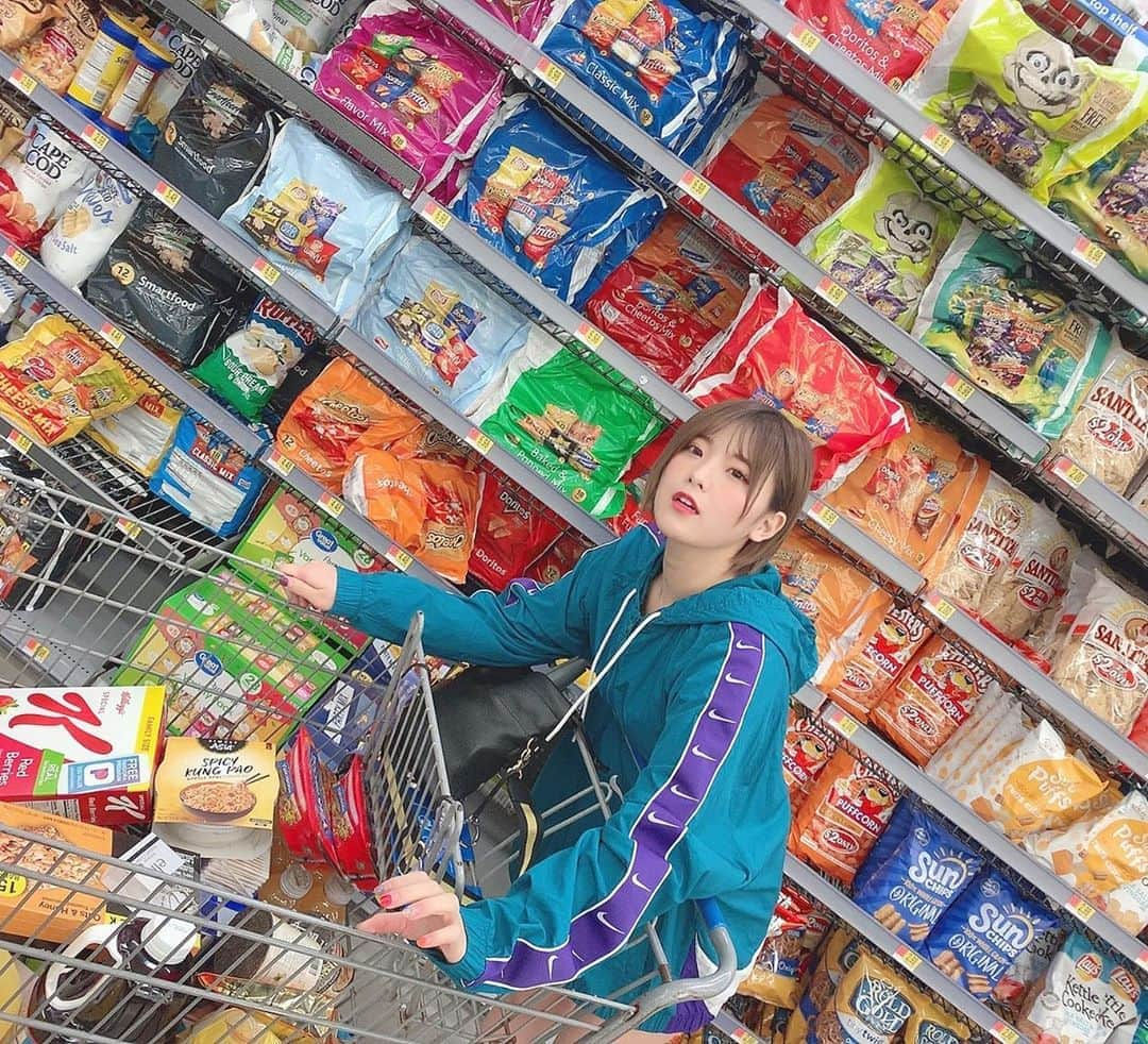 こなんさんのインスタグラム写真 - (こなんInstagram)「. . 食べ物たくさん🧚‍♀️🧚‍♀️ #shopping#supermarket#holiday#nike」11月3日 21時30分 - konan_610