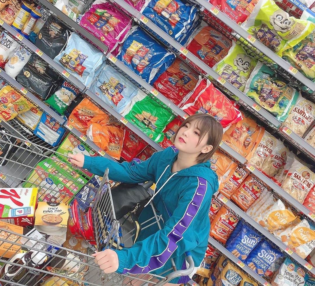 こなんさんのインスタグラム写真 - (こなんInstagram)「. . 食べ物たくさん🧚‍♀️🧚‍♀️ #shopping#supermarket#holiday#nike」11月3日 21時30分 - konan_610