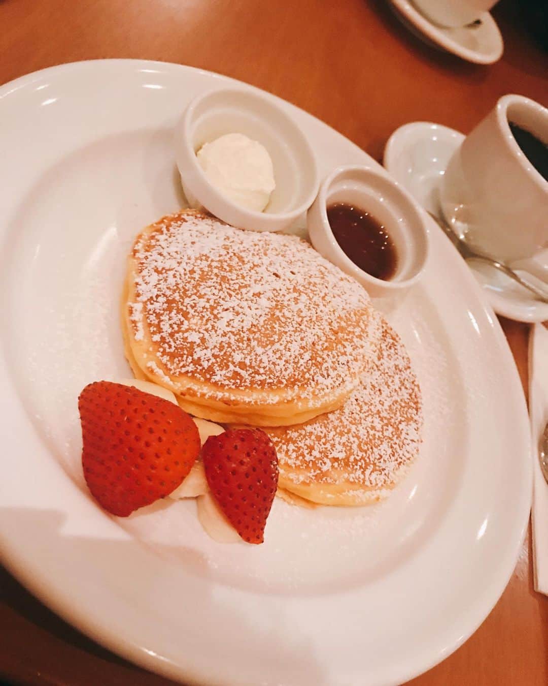 西村志野さんのインスタグラム写真 - (西村志野Instagram)「＊ 美味しくて楽しい時間🤤❤️ ＊ #pancakes #cafe #refresh」11月3日 21時34分 - shinonishimura_