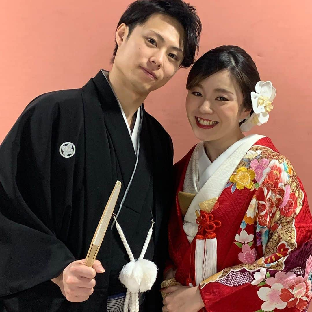 SHiNさんのインスタグラム写真 - (SHiNInstagram)「今日で2年目の結婚記念日でした！ . いつも笑わせてくれてありがとう！！ いつも元気と幸せをもらってます！！ . これからも末長く宜しくね😊 相棒🙌  #記念日 #夫婦  #天才的に面白い人 #鳥が天敵」11月3日 21時46分 - shin_radiofish_