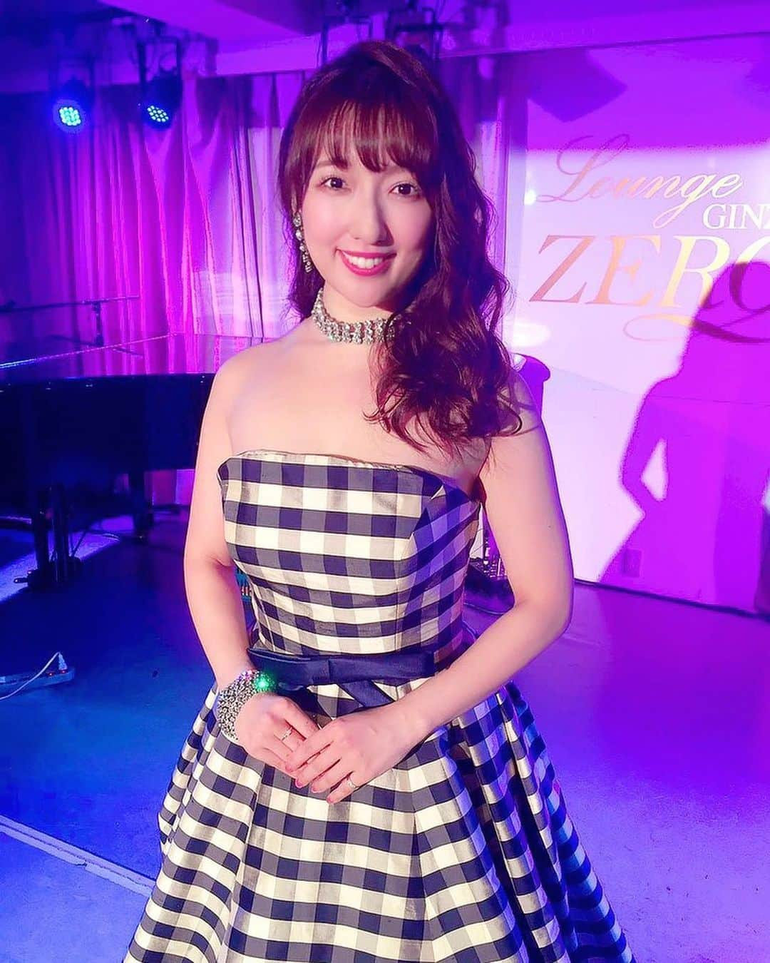 七瀬りりこさんのインスタグラム写真 - (七瀬りりこInstagram)「昨日、無事に ソロライブを終える事が出来ました❤️ 支えてくださいましたスタッフの皆様、乾さん、風太くん、そしてご来場下さいましたお客様✨ 本当に本当にありがとうございました‼️ あぁー、、、楽しかったなー❤️ そして２月８日に再びソロライブを開催する事になりました✨♫ 既に楽しみ❤️ そして今日からスクルージリハーサルに参加✨  スクルージも頑張るぞー‼️‼️ 皆さまありがとうございました😊  #ソロライブ #ライブ #ミュージカル #宝塚 #オペラ #七瀬りりこ #ラウンジzero  #銀座」11月3日 21時40分 - ririkonanase