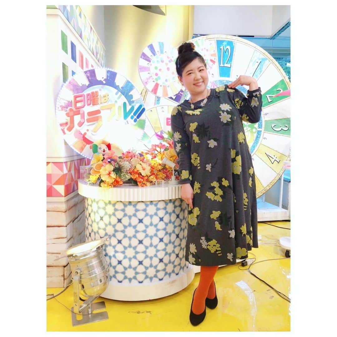 馬場園梓さんのインスタグラム写真 - (馬場園梓Instagram)「へい♪  今日は、  TOKYO MX「日曜はカラフル‼︎」 に出させていただきました！  昔からお世話になっているアンミカさんと、またご一緒させていただけて嬉しかったです☺︎！ それから  ゲストの中山優馬さんのお美しいこと！  何度か進行を忘れ見惚れてました、 恐縮です！  秋のビッ栗ポークソテーも美味しかった。  SUMOヨガは短時間でじんわり汗をかくし、体感も鍛えられるし、マジで痩せそう˚✧₊ 楽しい時間をありがとうございました！  そして、  こちらのステキなワンピースは  スーパーハッカフィーユ（super hakka feuille）  です！  ですので  ルン♪  #yeah #happy #tokyomx  #カラフル #中山優馬 さん #地球防衛軍苦情処理係 #アンミカ さん #クリス松村 さん #ワンピース #superhakka #球体 #ご機嫌 #ルン♪」11月3日 21時42分 - babazonoazusa