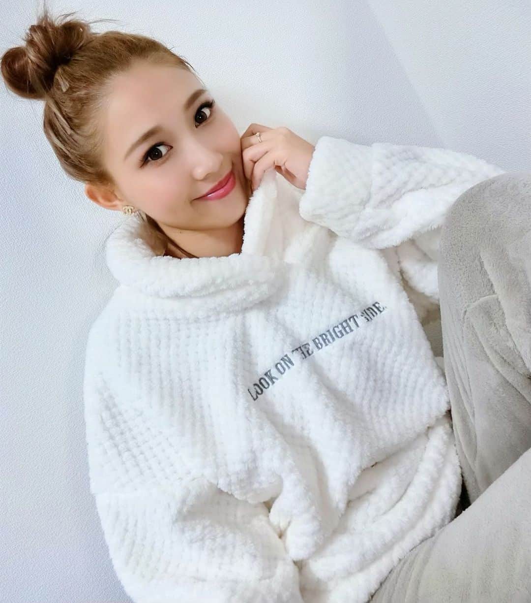のインスタグラム：「おやぷみ〜☺︎☺︎ 明日は早起き頑張るぞぅ🤞 #cyberjapan #cjd_rina #サイバージャパンダンサーズ #gn #もこもこ」