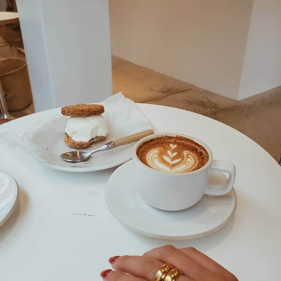 伊原葵のグルメインスタ