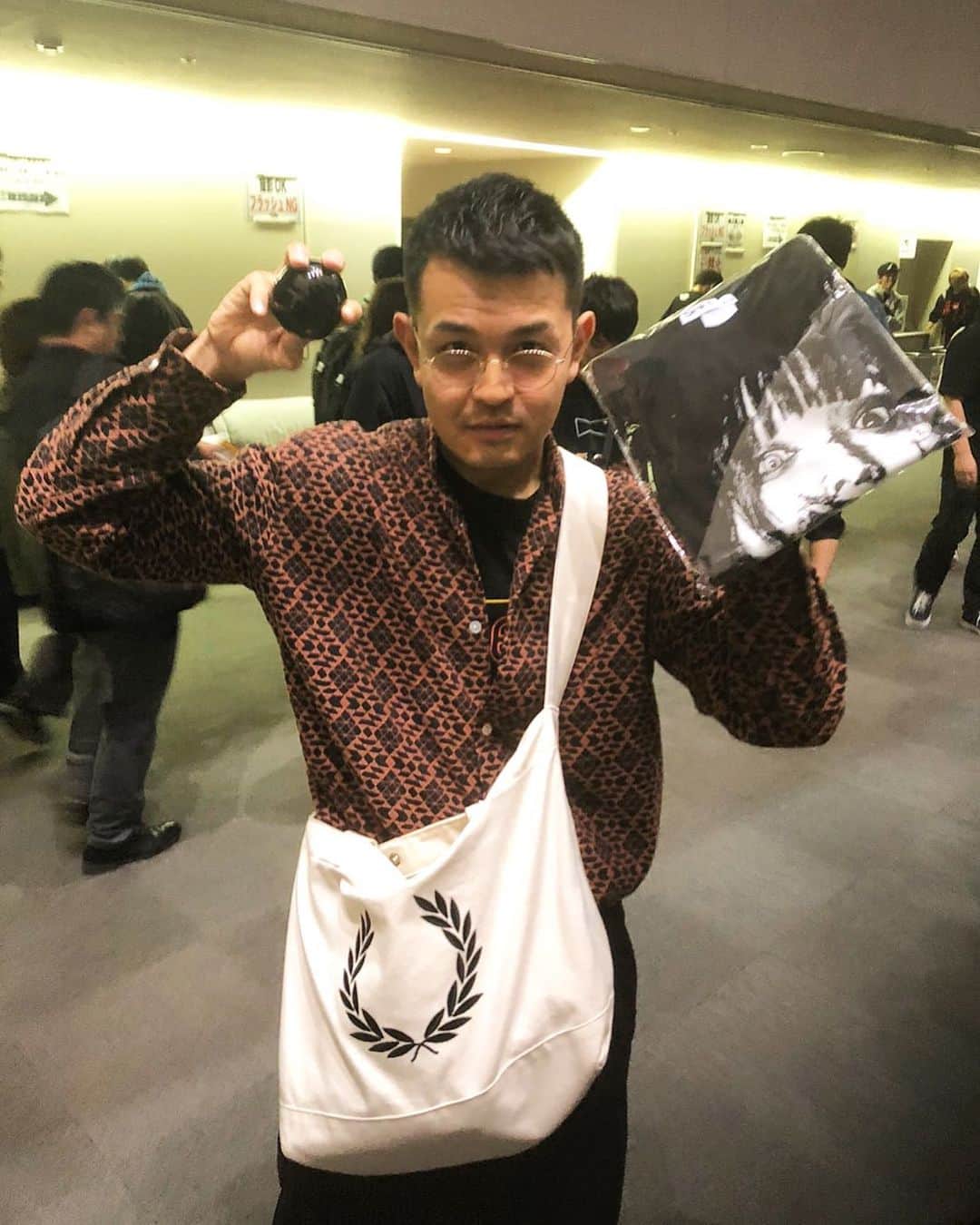 高見雄登のインスタグラム：「#BiSHNHKツアー#名古屋 めちゃくちゃ楽しかった。 なにから伝えればいいのかわからないままアーバンライナー乗って大阪帰ってます！ とにかくまじでBiSHのライブ行くべき。 アユニ・Dを五感とシックスセンスで感じるべき。 #BiSH そして、ヒガシ逢ウサカのライブにも来るべき。 #ヒガチキ#12月7日#チケット発売中」