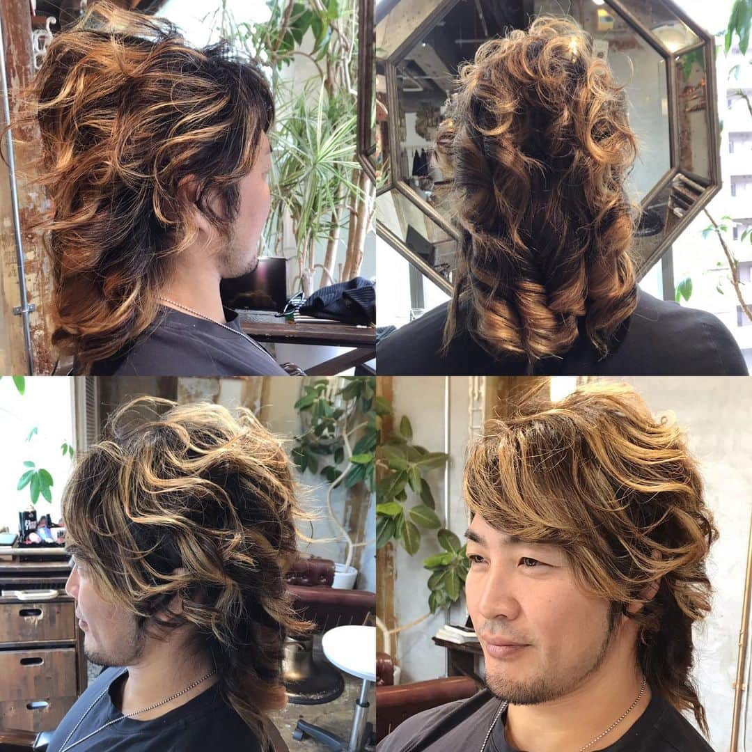 棚橋弘至さんのインスタグラム写真 - (棚橋弘至Instagram)「今日の #hairstyle 。本人達は #バガボンド っぽいイメージで！くれぐれも #サザエさん (4枚目)ではないです🌻 ※写真はTwitterからお借りしました #大阪 #縦巻き」11月3日 22時26分 - hiroshi_tanahashi