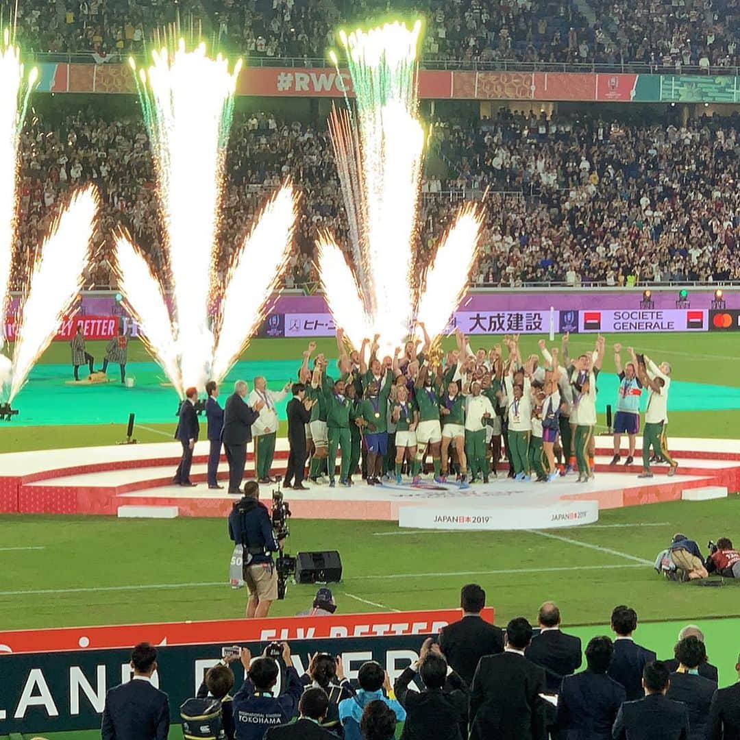 大西将太郎さんのインスタグラム写真 - (大西将太郎Instagram)「Rugby World Cup 2019 Final Match 48 🇿🇦vs🏴󠁧󠁢󠁥󠁮󠁧󠁿 The dream is over...., I can't find the words to express my emotions.  I just want to say 『Thank you World Cup!』 #dhl #dhlrugby #rugbyworldcup  #ChildFund  #passitback #ritmolatino  #haruyama #stovel&mason #vitalebarberiscanonico  #zenstyle #canterbury #GOLDWIN  #RWC2019」11月3日 22時36分 - shotaro12