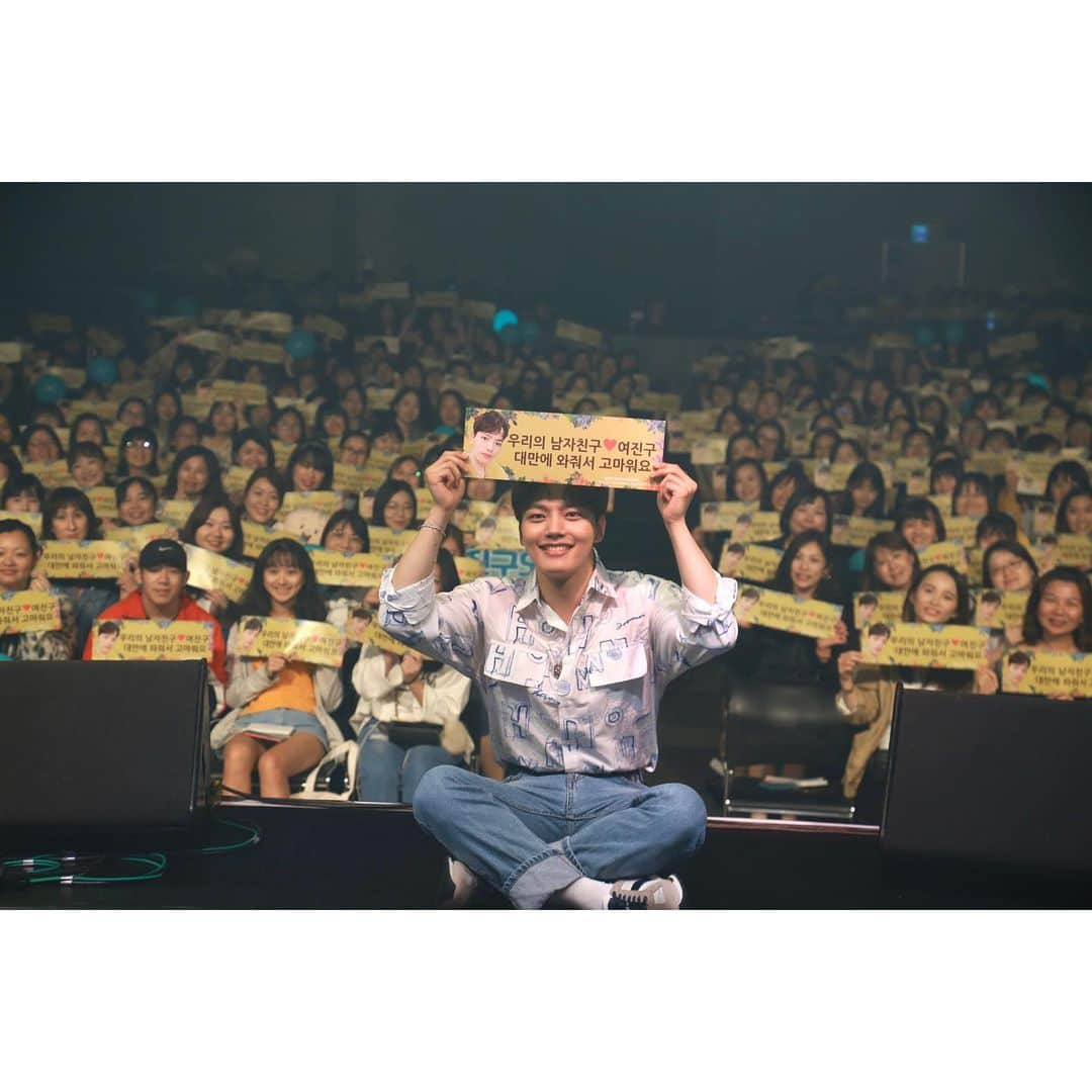 ヨ・ジングさんのインスタグラム写真 - (ヨ・ジングInstagram)「행복합니다!!!!😆 #taiwan #our_memory #our_love #9oo그램」11月3日 22時47分 - yeojin9oo