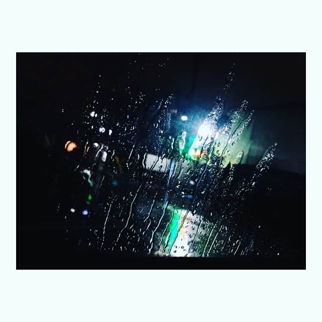 大越かず江さんのインスタグラム写真 - (大越かず江Instagram)「⋆̩☂︎*̣̩雨⋆̩☂︎*̣̩ ものすごく強く雨が降ってる ⋰⋰ ☂ ꒰´•௰•`๑꒱⋱⋱…ｱﾒ~↯↯ こんな日は クラシックの音楽が よく似合う꒰˘̩̩̩⌣˘̩̩̩๑꒱♡ さあ❁⃘*.ﾟ 何を聴こうかなぁ🎼.•*¨*•.•*¨*•.¸¸🎶 ⋆̩☂︎*̣̩rain⋆̩☂︎*̣̩ It ’s raining very hard ⋰⋰ ☂ ꒰´•௰•`๑꒱⋱⋱…rain~↯↯ Such a day Classical music which looks good ꒰˘̩̩̩⌣˘̩̩̩๑꒱♡ Come on ❁⃘*.ﾟ What should I listen to🎼.•*¨*•.•*¨*•.¸¸🎶 #雨  #rain  #クラシック  #classic  #音楽  #music  #楽しみ  #魅力  #笑顔  #smile  #癒し  #未来  #future  #希望  #hope  #夢  #dream  #愛  #love  #女優  #actor」11月3日 22時45分 - bluemoonseasky