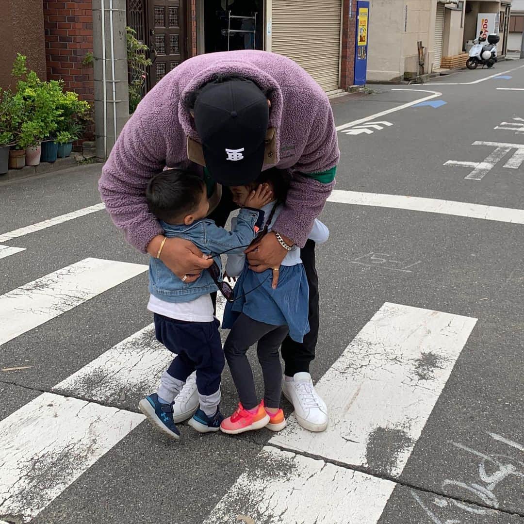 エリナ シルカのインスタグラム：「ぎゅ〜☺️」