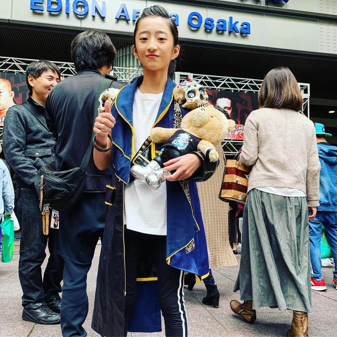 新日本プロレスさんのインスタグラム写真 - (新日本プロレスInstagram)「#SANADA Girl? 💀🐻 #NJPWFans #njpw #njpst」11月3日 14時38分 - njpw1972