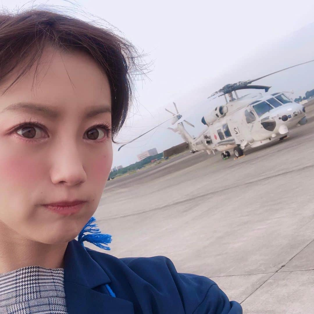 福島和可菜さんのインスタグラム写真 - (福島和可菜Instagram)「いやぁ～、やっぱり何度見てもカッコイイ🥰  今日は、入間基地の航空祭✈️ その名も…✨入間航空祭✨  FM NACK5で、航空祭の魅力をインタビューも含めつつ、生中継させていただきました🎤 flightはもちろん、 航空機展示 ミス航空祭パレード＆発表会 中部航空音楽隊演奏会 基地軽音楽部 横田蒼空会よさこいソーラン 自衛太鼓 警備犬訓練展示 などなど1日では見きれないほど盛りだくさん‼️ 毎年、20万人もの方が訪れる、ビッグイベントです😊 1週間くらいやって欲しいー✋（笑） と思われる方もたくさんいらっしゃるのではないでしょうか🤩  普段、航空自衛隊がどんな事をしているのか、実際に見たり触れる事によってわかる素敵なキッカケでもありますよね👍👍👍 次に目指すのは…  入間基地 一日駐屯地司令… 一日航空隊長…  かな🥰（笑）  #ありがとうございました #ブルーインパルス #F15 #戦闘機 #入間基地 #航空祭 #入間航空祭 #目指せ #一日駐屯地司令 #一日航空隊長 #訓練 #大事 #訓練の賜物 #空 #flight #FM #NACK5 #生中継 #航空 #自衛隊 #✈️ #✨ #🎤 #😍 #☀️」11月3日 16時45分 - fukushimawakana