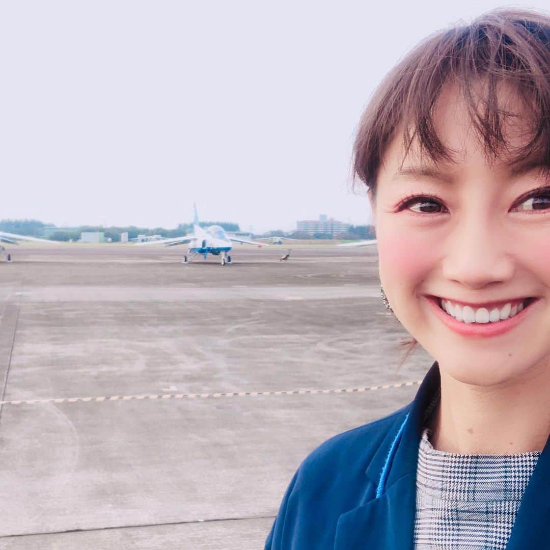 福島和可菜さんのインスタグラム写真 - (福島和可菜Instagram)「いやぁ～、やっぱり何度見てもカッコイイ🥰  今日は、入間基地の航空祭✈️ その名も…✨入間航空祭✨  FM NACK5で、航空祭の魅力をインタビューも含めつつ、生中継させていただきました🎤 flightはもちろん、 航空機展示 ミス航空祭パレード＆発表会 中部航空音楽隊演奏会 基地軽音楽部 横田蒼空会よさこいソーラン 自衛太鼓 警備犬訓練展示 などなど1日では見きれないほど盛りだくさん‼️ 毎年、20万人もの方が訪れる、ビッグイベントです😊 1週間くらいやって欲しいー✋（笑） と思われる方もたくさんいらっしゃるのではないでしょうか🤩  普段、航空自衛隊がどんな事をしているのか、実際に見たり触れる事によってわかる素敵なキッカケでもありますよね👍👍👍 次に目指すのは…  入間基地 一日駐屯地司令… 一日航空隊長…  かな🥰（笑）  #ありがとうございました #ブルーインパルス #F15 #戦闘機 #入間基地 #航空祭 #入間航空祭 #目指せ #一日駐屯地司令 #一日航空隊長 #訓練 #大事 #訓練の賜物 #空 #flight #FM #NACK5 #生中継 #航空 #自衛隊 #✈️ #✨ #🎤 #😍 #☀️」11月3日 16時45分 - fukushimawakana