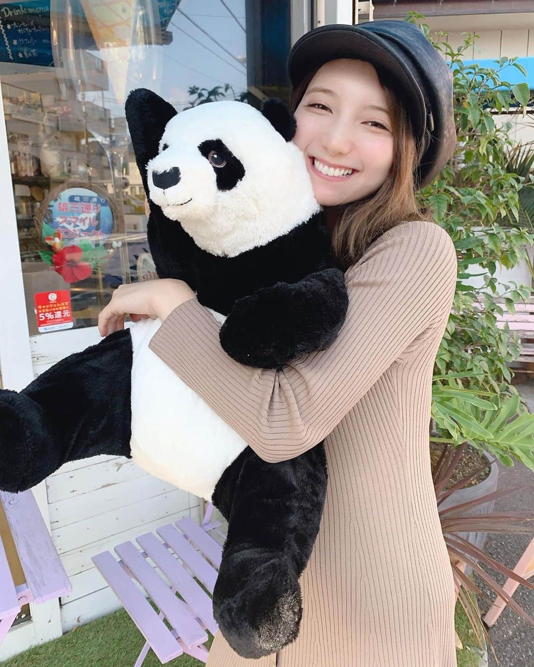 堀みづきさんのインスタグラム写真 - (堀みづきInstagram)「大好きなパンダに偶然会えた時の満面の笑み🐼🐼 #パンダマニア」11月3日 16時54分 - mizuki_027