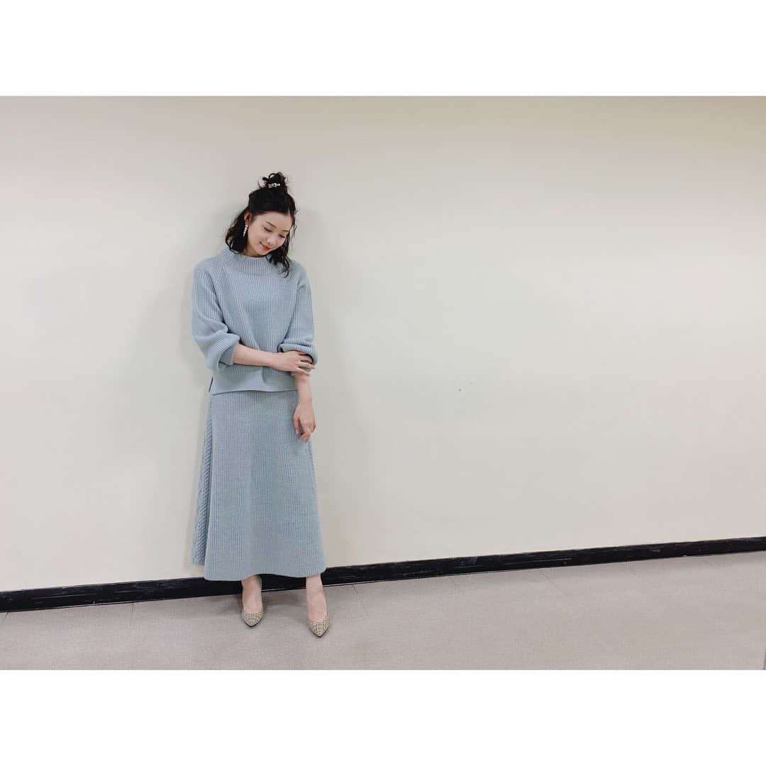 足立梨花さんのインスタグラム写真 - (足立梨花Instagram)「土曜スタジオパーク👗﻿ ﻿ ニット﻿ スカート﻿ @merdete_jp﻿ ﻿ イヤリング﻿ @in_m_o_o_d」11月3日 17時17分 - adacchee