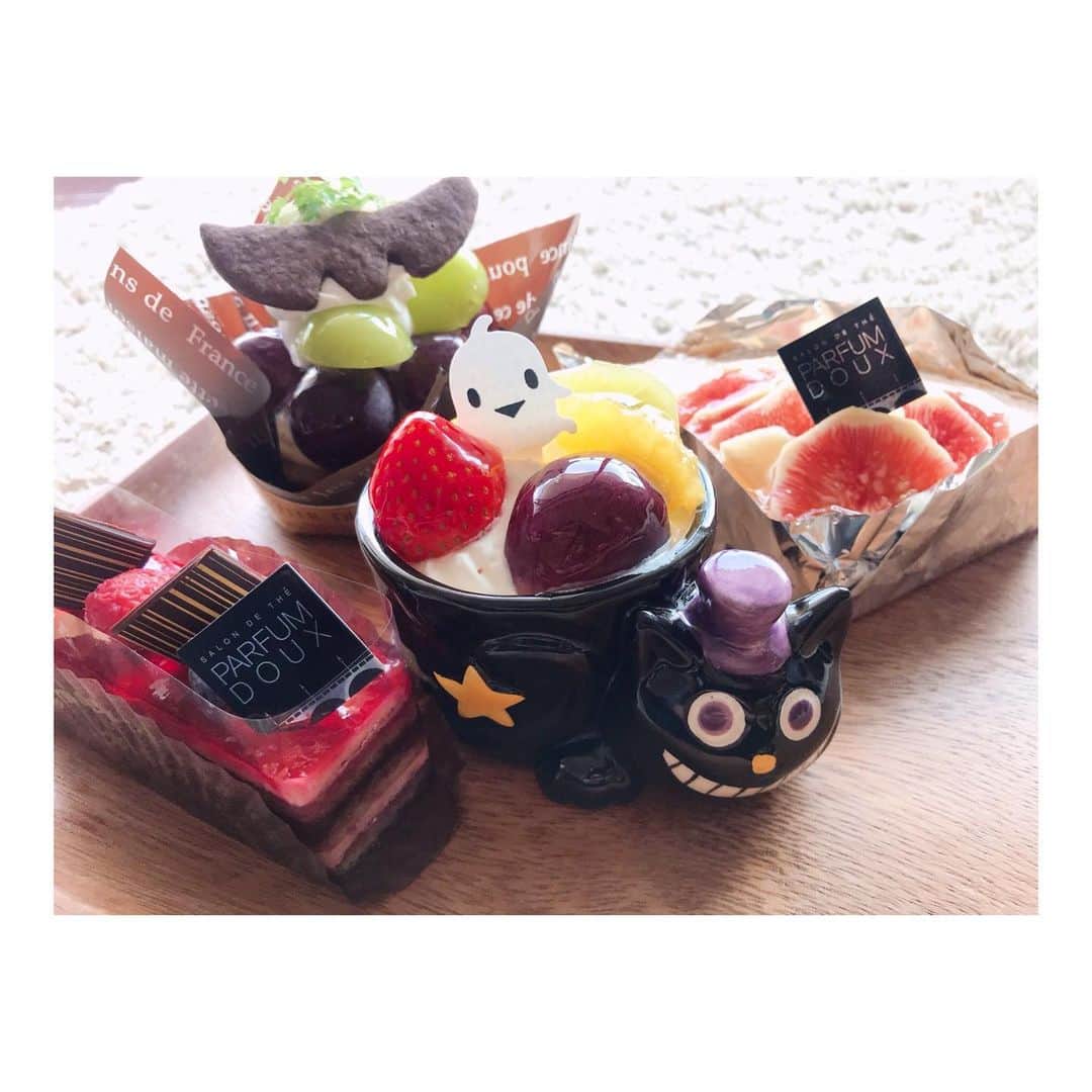 のインスタグラム：「. 遅ればせながらハロウィーン🎃のケーキ❤️ 大好きなパルファンドゥー🍰😍 . #パルファンドゥー #parfumdoux #ケーキ #新潟 #ハロウィーン #halloween」