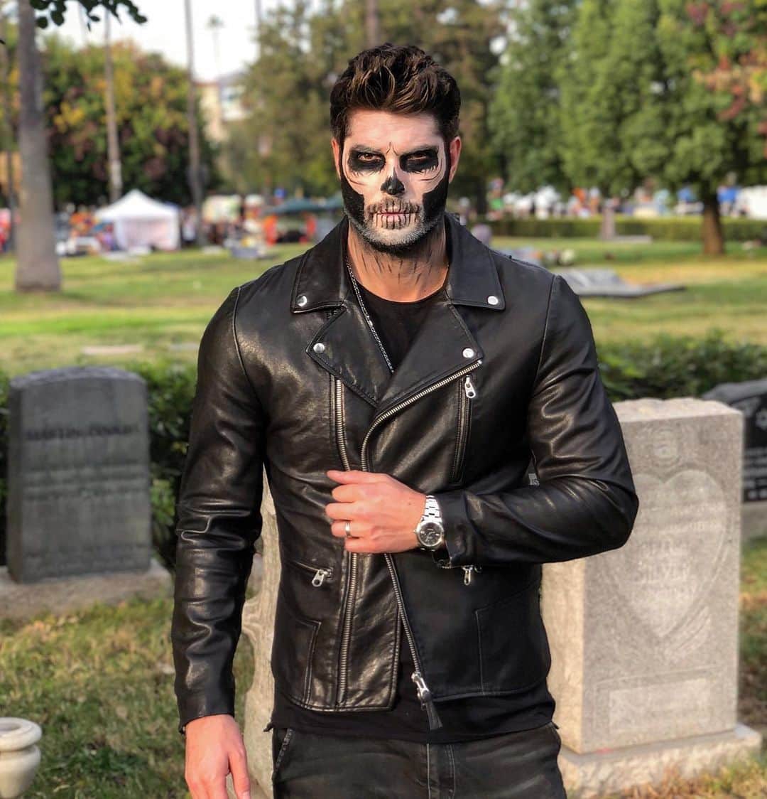 ニック・ベイトマンのインスタグラム：「Day of the Dead 💀」