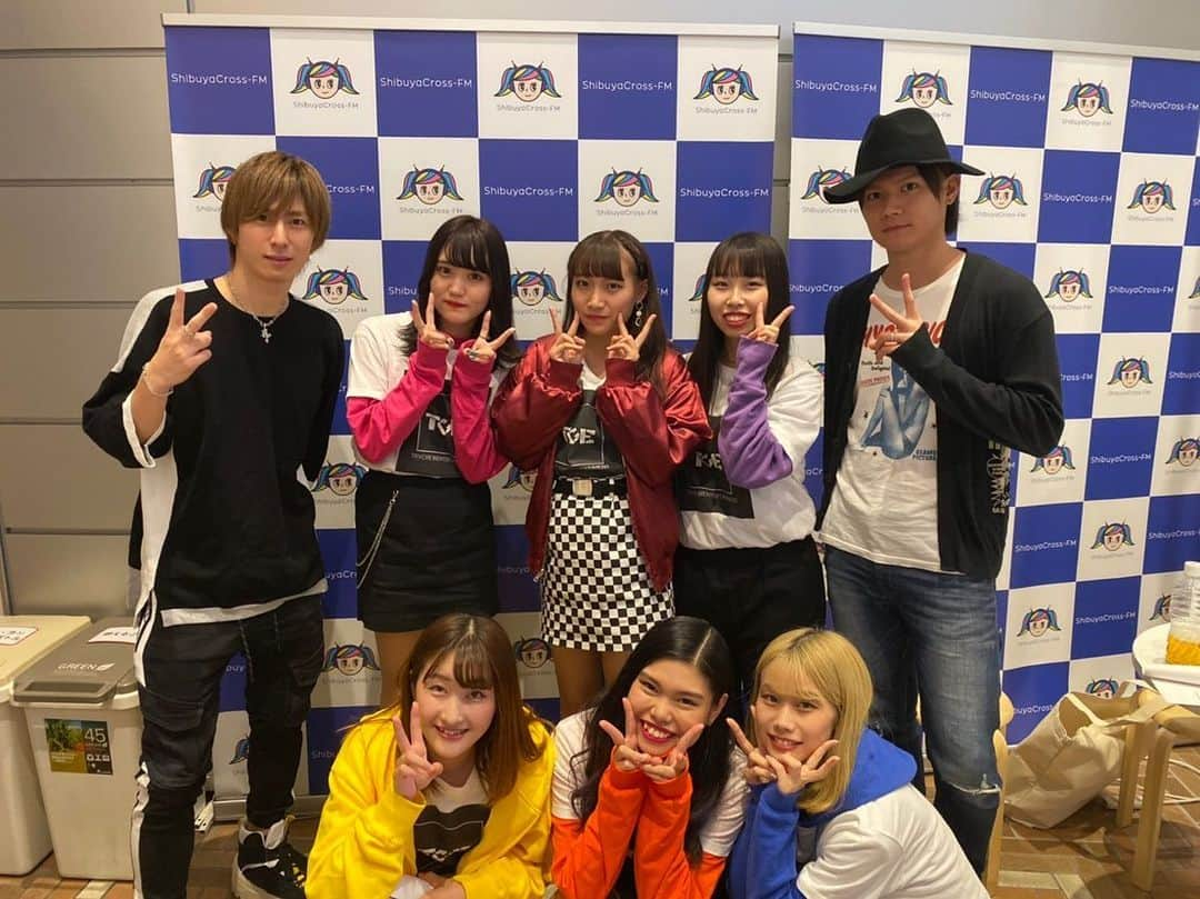 山碕薫太のインスタグラム：「ラジオ『イケメン ON AIR！』おおきにでした🙇‍♂️✨次回もお楽しみに😊💕今からライブで歌って踊ってきます〜🕺🎶 #渋谷クロスfm #ラジオ #mc #イケメン #youtube #YouTuber #臼杵寛 #薫太」