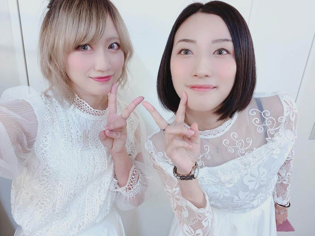 夕香里（ATY）さんのインスタグラム写真 - (夕香里（ATY）Instagram)「本日は久々のATY出演 ハレスタ オープニングイベント 小林幸子さんのスペシャルライブにて、「存在証明」を踊らせて頂きました！  MVの撮影以来にお会いした幸子さんはやっぱりお優しくてあたたかいお方でした( ；꒳​； ) そして例年超パが行われていた11/3の今日という日に、ご縁があってこうしてご一緒させて頂けたことに本当に感謝です。  ちなみにニコニコの方で生放送のタイムシフトもあるようなので、良かったらチェックしてみてね(⸝⸝⸝´꒳`⸝⸝⸝) #ATY #夕香里 #明香里 #小林幸子さん #存在証明 #ハレスタ」11月3日 17時40分 - yukari_aty