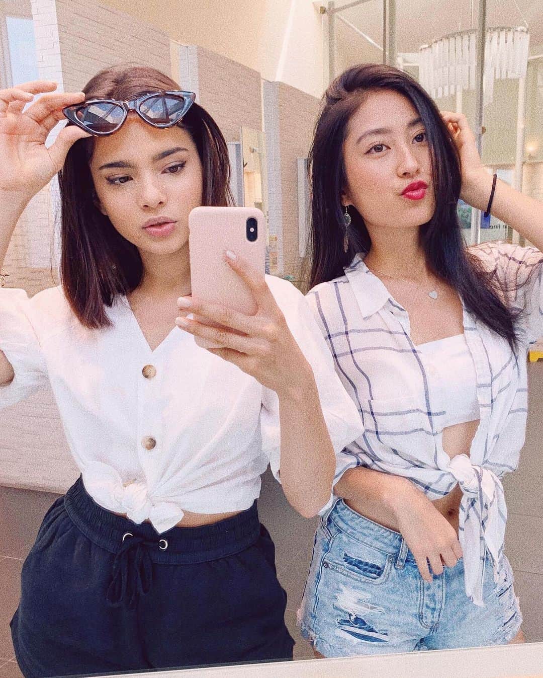 大浦ヒロミのインスタグラム：「❤️B E S T I E ❤️ ・ ・ “Many people will walk in and out of your life, ・ ・ But only true friends will leave footprints in your heart ~ 🍃” ・ ・ I LOVE YOU MA LOVE 💕」