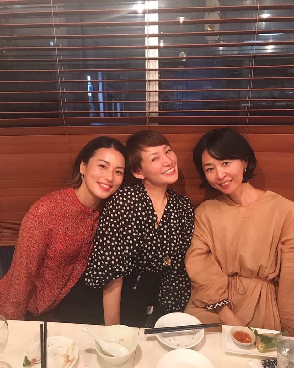 桃生亜希子のインスタグラム：「素直で愛が大きくて優しい2人○ 　同じ感覚を共有できるって、最高だね❤️ 久々に飲み過ぎた〜！！！😂 けど、楽しかった〜！ 皆様、色々ありがとうございました🙏✨🌞 みんなのこれからの幸せを願ってるよ😘 またやろう！」