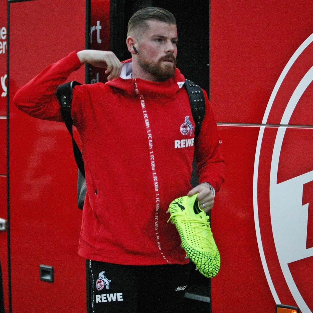 ティモ・ホルンのインスタグラム：「Fokus 🔜 #F95KOE #Derby 💪🐐🔴⚪️」