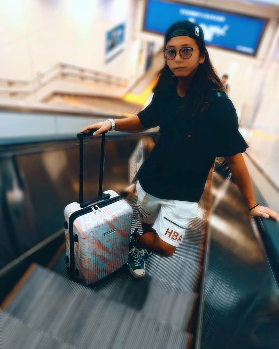 伊東大輝さんのインスタグラム写真 - (伊東大輝Instagram)「小さいサイズのスーツケース初めて使ったけど、国内とか、ちょっと荷物ある時とかいいね！ 軽いしすごく使いやすい！🎉 #スーツケース #センチュリオン @centurionjapanofficial」11月3日 18時24分 - daikiitoh