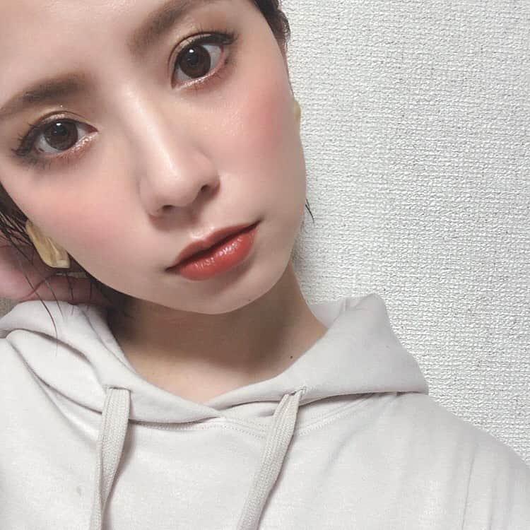 筒井愛実さんのインスタグラム写真 - (筒井愛実Instagram)「． UZU -2 のlipがスキすぎる💘 ． #UZU #リップ #コスメ好き」11月3日 18時31分 - manamin_158cm