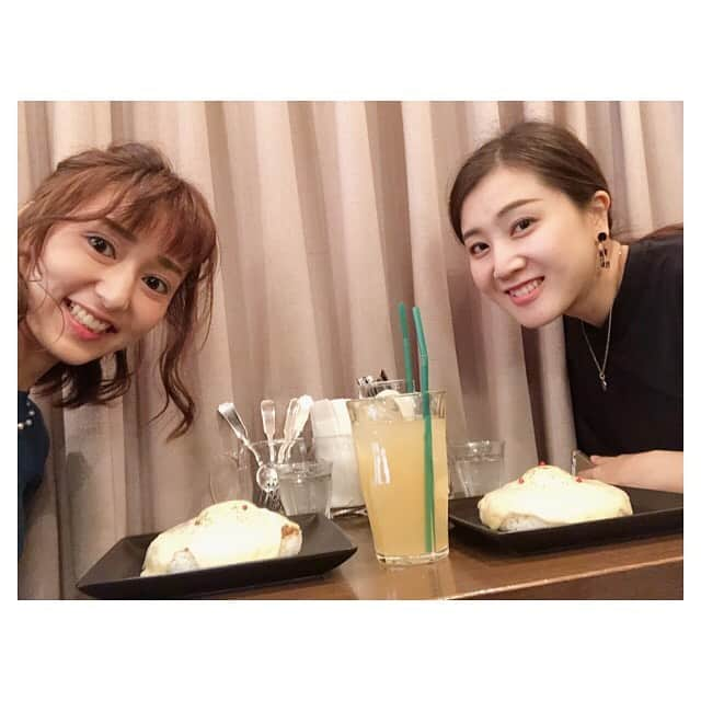 早乙女わかばさんのインスタグラム写真 - (早乙女わかばInstagram)「.﻿ 花梨とりょうくんのカフェ🍰☕️﻿ ﻿ 星組同期のアンディと行ってきました❤️﻿ ﻿ 美味しい美味しい😋💕﻿ 本当に美味しい😋💕﻿ 見た目もとても可愛くて…﻿ アンディとゆっくり味わいました✨﻿ ﻿ そして、カフェに行く前はキーマカレーを食べに🍛﻿ 〝濃厚チーズキーマカレー❤️〟﻿ こちらも美味しかったです😋💕﻿ ﻿ 星組同期は﻿ なんでも話せる仲﻿ ﻿ 家族のような存在☺️﻿ ﻿ 今は皆んなバラバラで難しいけど…﻿ いつか全員で集まるのか夢です🌈✨﻿ ﻿ #ひなたの花梨﻿ #カフェ﻿ #ベルリン﻿ #星組﻿ #94期」11月3日 18時51分 - s_wakaba.94