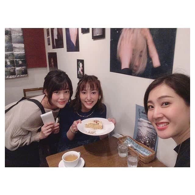 早乙女わかばさんのインスタグラム写真 - (早乙女わかばInstagram)「.﻿ 花梨とりょうくんのカフェ🍰☕️﻿ ﻿ 星組同期のアンディと行ってきました❤️﻿ ﻿ 美味しい美味しい😋💕﻿ 本当に美味しい😋💕﻿ 見た目もとても可愛くて…﻿ アンディとゆっくり味わいました✨﻿ ﻿ そして、カフェに行く前はキーマカレーを食べに🍛﻿ 〝濃厚チーズキーマカレー❤️〟﻿ こちらも美味しかったです😋💕﻿ ﻿ 星組同期は﻿ なんでも話せる仲﻿ ﻿ 家族のような存在☺️﻿ ﻿ 今は皆んなバラバラで難しいけど…﻿ いつか全員で集まるのか夢です🌈✨﻿ ﻿ #ひなたの花梨﻿ #カフェ﻿ #ベルリン﻿ #星組﻿ #94期」11月3日 18時51分 - s_wakaba.94