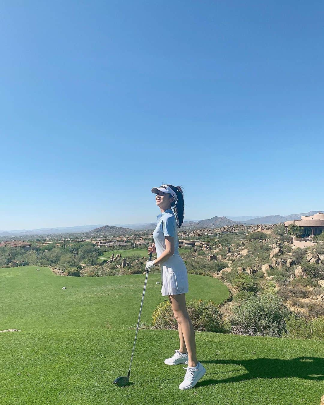 ジェシカ さんのインスタグラム写真 - (ジェシカ Instagram)「Getting into #golf shape🏌🏼‍♀️⛳️ Had a great time with @hammertheball @troonnorthgc ✨」11月3日 18時59分 - jessica.syj