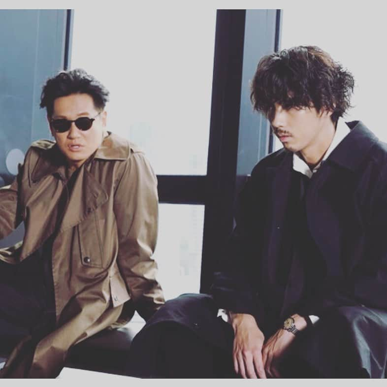 賀来賢人さんのインスタグラム写真 - (賀来賢人Instagram)「ニッポンノワール 本日10時30分〜  第4話です。 初めて見る方にも分かるような作りになっておりますので、是非。 衝撃の展開です。お見逃しなく🙏」11月3日 18時52分 - kento_kaku