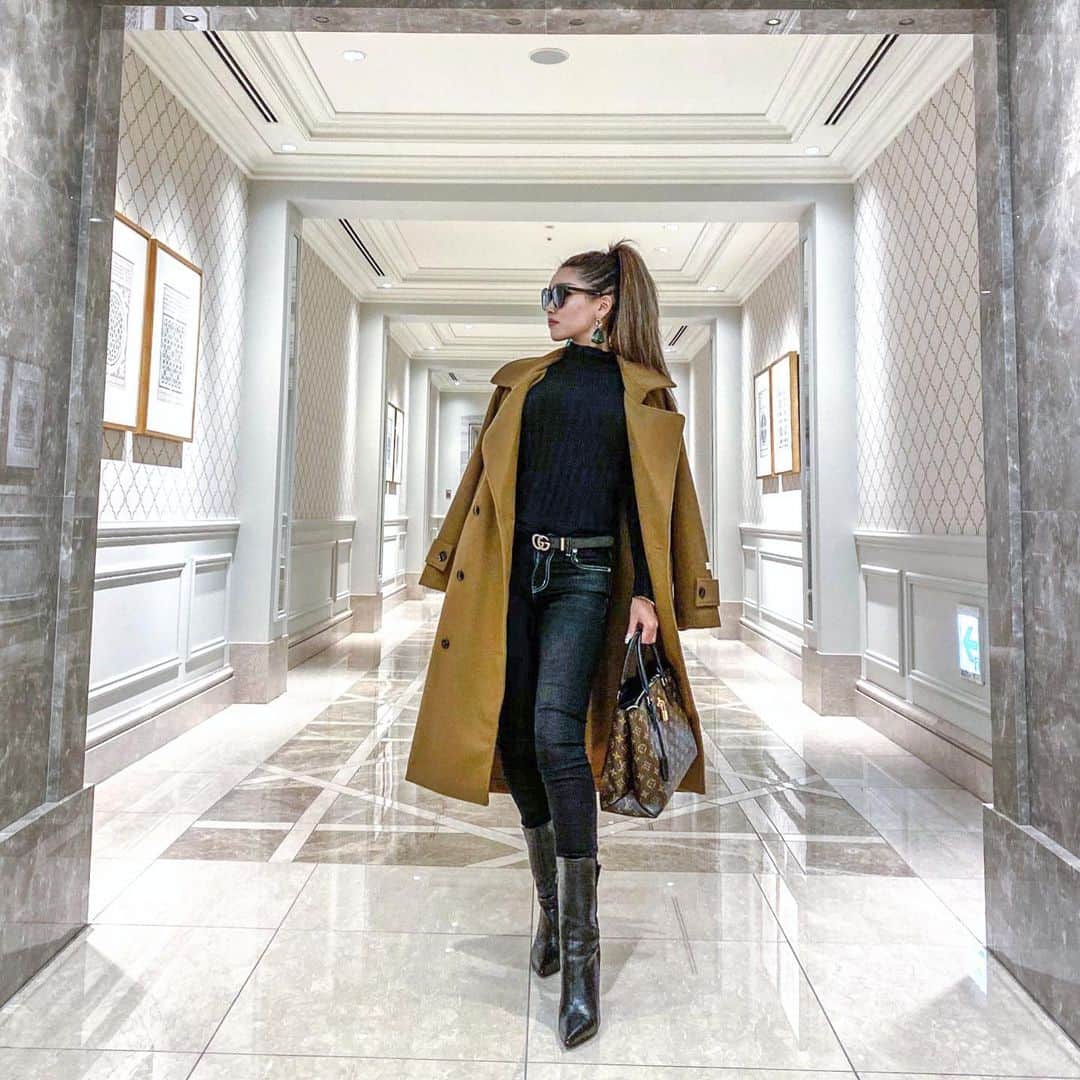 のインスタグラム：「#autumn#autumnfashion#trenchcoats#ootd#eyewear#longhair#prettylittlethings#photogenic#autumnstyle#outer#blogger#bloggerstyle#bloggerlife」