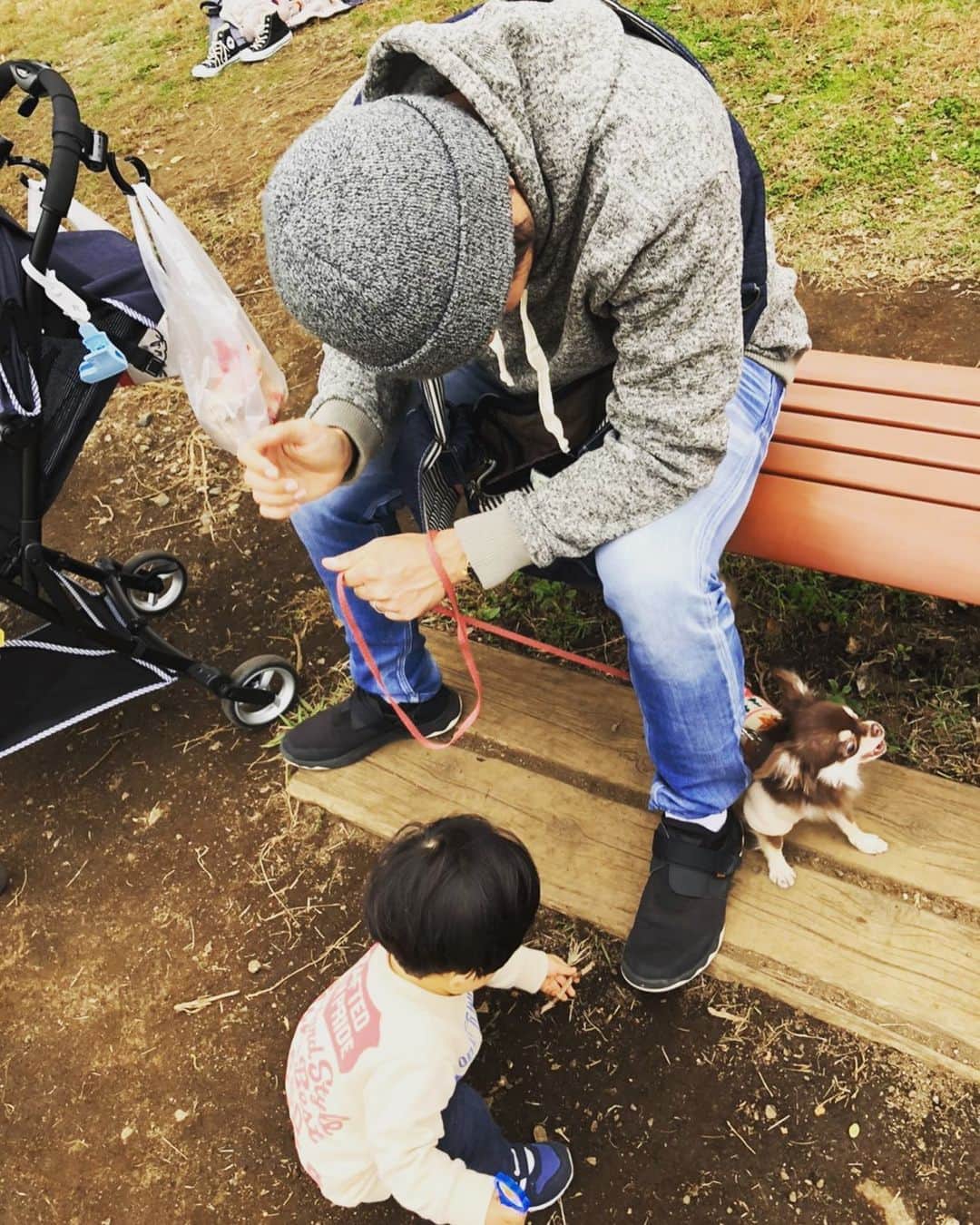 平沼紀久さんのインスタグラム写真 - (平沼紀久Instagram)「撮休は、家族DAY。  癒されるが体力が…。 （笑）  明日からまた頑張ります💪」11月3日 19時36分 - norihisahiranuma