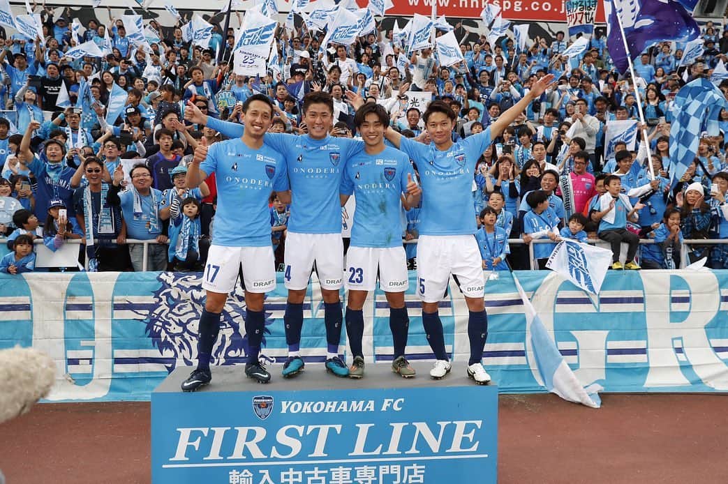 斉藤光毅のインスタグラム：「勝利！久しぶりに点取れました。でも、決して満足できるようなプレーは出来ていなかったので、もっと頑張ります！ #えいじろうさん#初お立ち台#緊張で顔引きつってました#31歳#皆川さんとの#チャント対決#モチベーションになりつつある #もっと頑張ります」